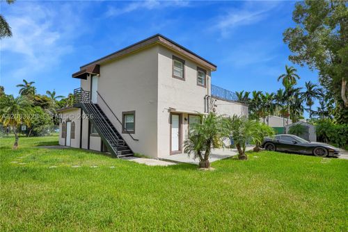 b-8295 Nw 4th, Miami, FL, 33150 | Card Image
