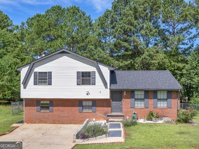 5893 Nell Lane, House other with 4 bedrooms, 3 bathrooms and null parking in Ellenwood GA | Image 3