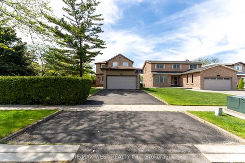 991 Mannington Lane, Mississauga, ON, L4W3X6 | Card Image