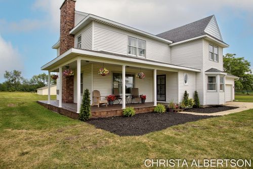 525 137th Ave, Wayland, MI, 49348-9706 | Card Image