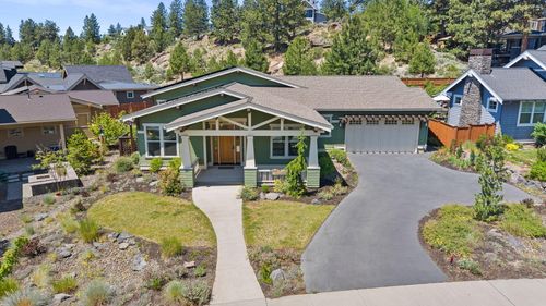 1921 Nw Shevlin Crest Dr, Bend, OR, 97703-7728 | Card Image