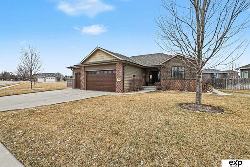 950 Brooks Hollow Dr, Fremont, NE, 68025-3682 | Card Image