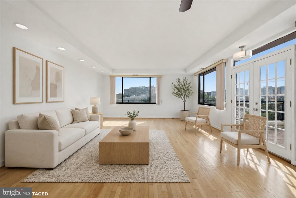 Residential in ARLINGTON 3