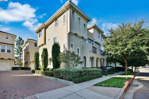 unit-9-25 Heligan Ln, Livermore, CA, 94551-6484 | Card Image