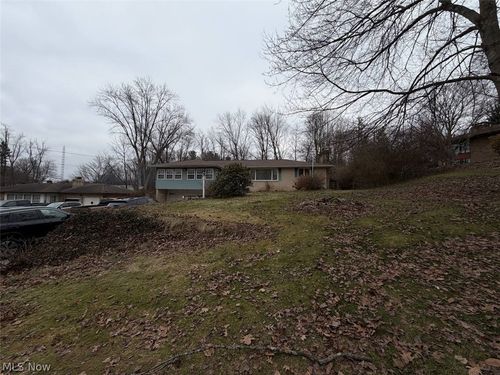 13458 Theeland Ave Nw, Uniontown, OH, 44685-9322 | Card Image