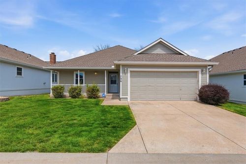 706 E Saturn Dr, Raymore, MO, 64083-8809 | Card Image