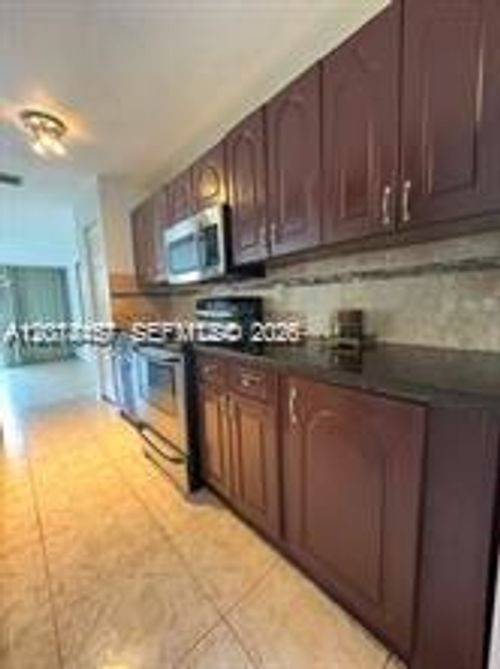 5-835 Nw 81st Way, Plantation, FL, 33324-1216 | Card Image