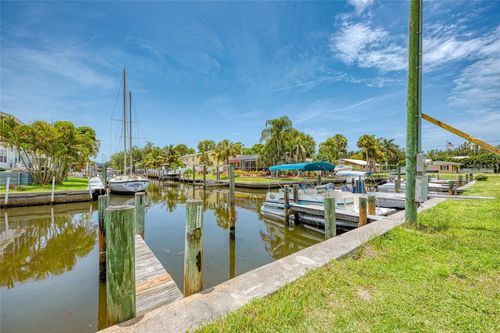 b82-9130 Pine Cove Dr, Englewood, FL, 34224-8925 | Card Image