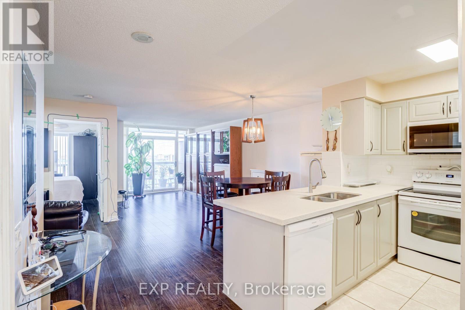 Residential in Toronto (Dorset Park) 5