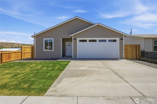 38 Ginkgo St N, Soap Lake, WA, 98851-9103 | Card Image