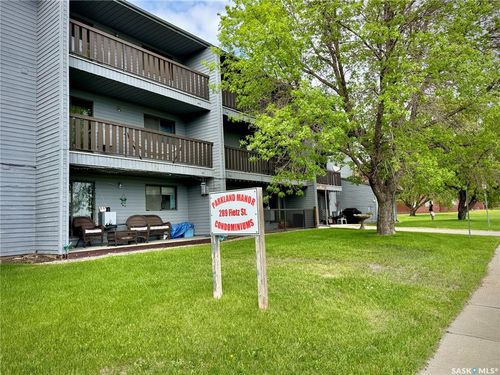 202-289 Fietz Street, Yorkton, SK, S3N3P6 | Card Image