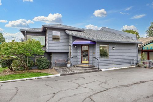 1002 Nw 6th St, Grants Pass, OR, 97526-1114 | Card Image