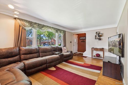 1317 Franklin St, Dearborn, MI, 48128-1023 | Card Image
