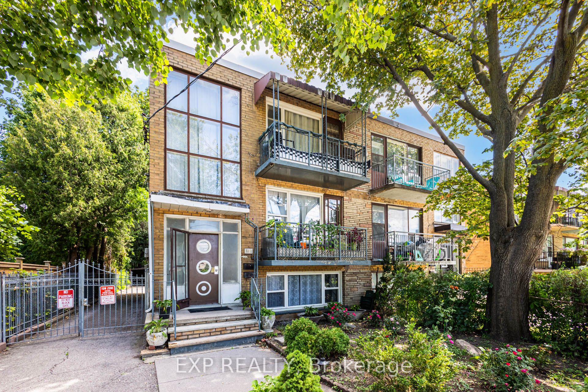 Residential Lease in Toronto W04