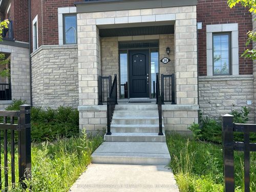 26 Fiesta Way, Whitby, ON, L1P0H9 | Card Image
