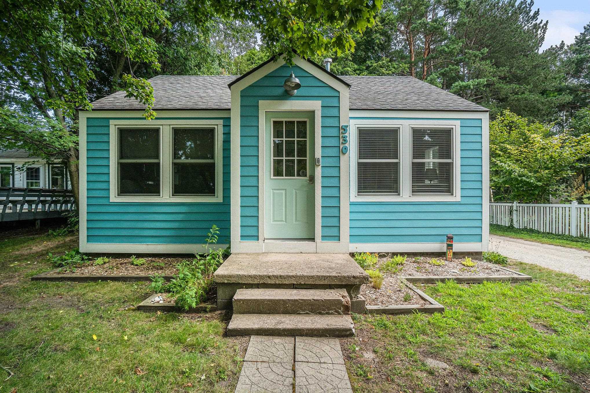 9th St, Frankfort, MI 49635
