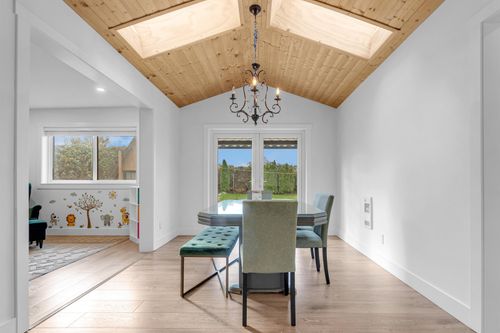 32546 Pandora Ave, Abbotsford, BC, V2T3X1 | Card Image