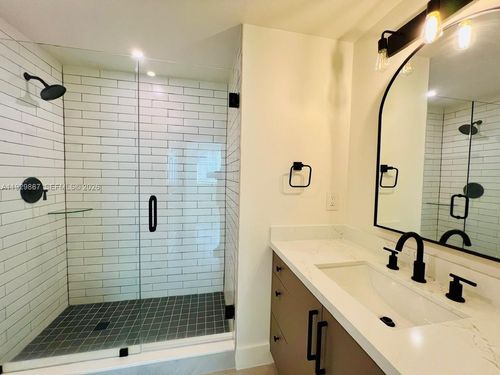 apt-204-8000 N Nob Hill Rd, Tamarac, FL, 33321-7404 | Card Image