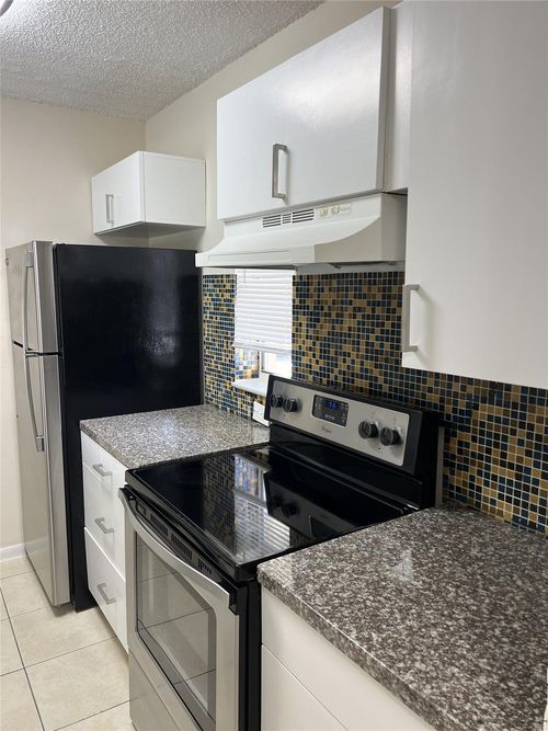2c-10145 Twin Lakes Dr, Coral Springs, FL, 33071-5362 | Card Image
