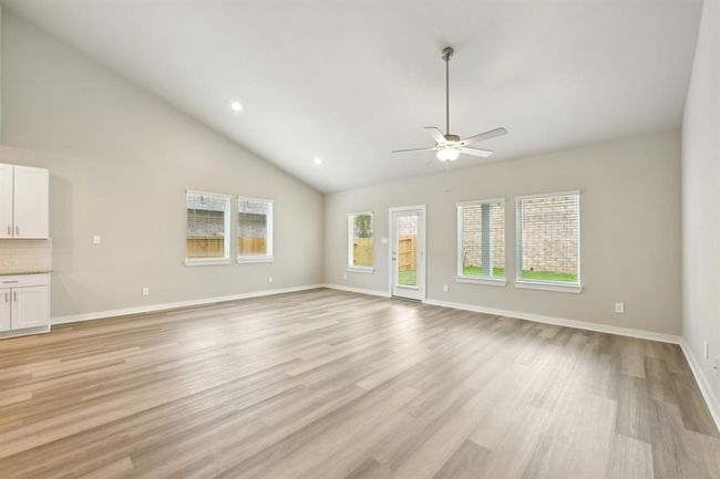1423 Waggoner Ranch Trl, House other with 5 bedrooms, 4 bathrooms and 2 parking in Conroe TX | Image 4