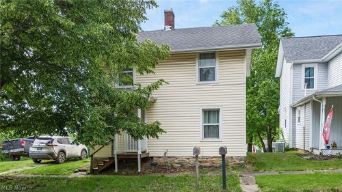 212 W Main St, Somerset, OH, 43783-9586 | Card Image