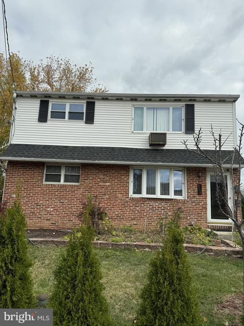 apt-2-219 W 6th St, LANSDALE, PA, 19446-2288 | Card Image