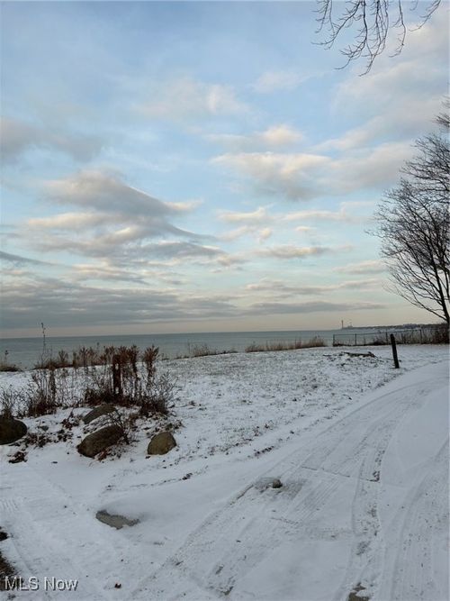 110 E 238th St, Euclid, OH, 44123-1164 | Card Image