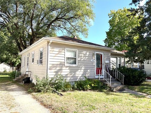 626 Boston Ave, Waterloo, IA, 50703-2037 | Card Image