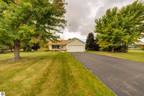 11222 Blackman Rd, Kingsley, MI, 49649-8616 | Card Image