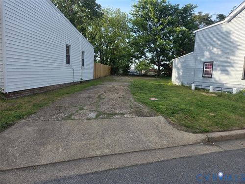 2407 Old Dominion St, Richmond, VA, 23224-3647 | Card Image
