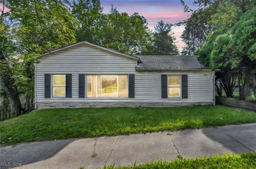 6419 Brecksville Rd, Independence, OH, 44131-3422 | Card Image