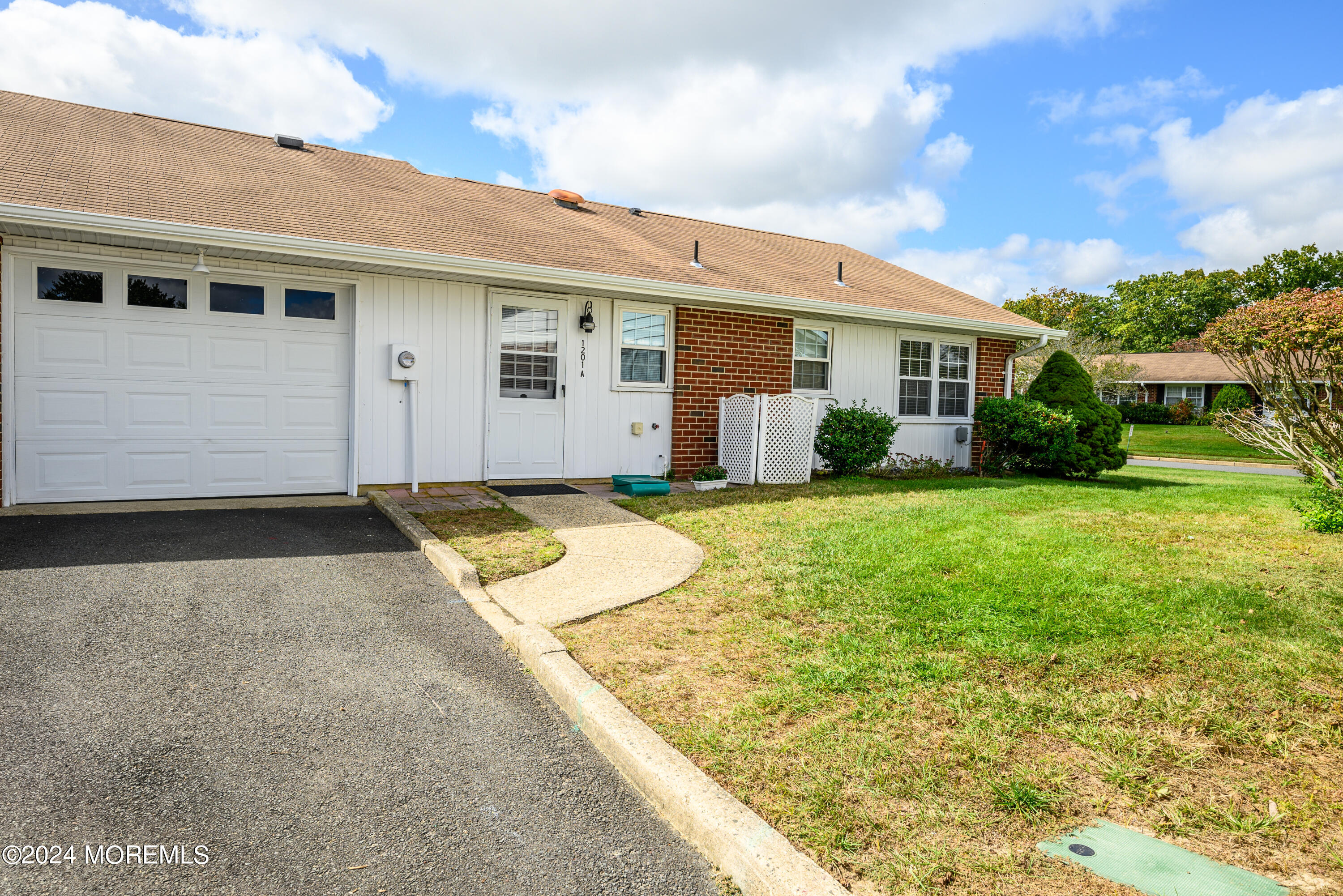 Shetland Dr, Lakewood, NJ 08701