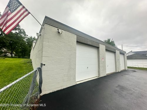 704 Connell St, Scranton, PA, 18505-3683 | Card Image