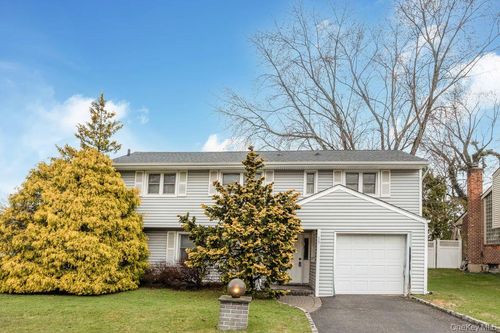 15 Elaine Pl, Plainview, NY, 11803-3954 | Card Image