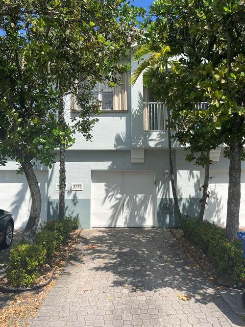 3231 Laurel Ridge Cir, Riviera Beach, FL, 33404-1842 | Card Image