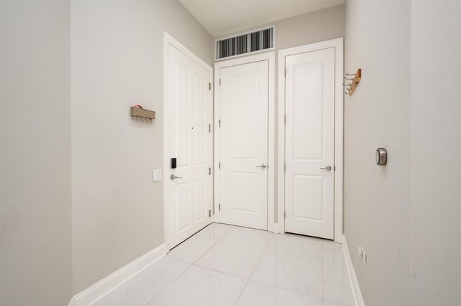 APT-401 - 717 S Riverside Dr, Condo with 2 bedrooms, 2 bathrooms and null parking in Memphis TN | Image 5