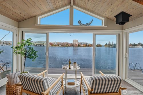 apt-5-1212 E Shelby St, Seattle, WA, 98102-3871 | Card Image