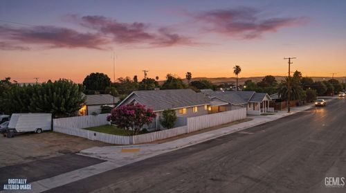400 Pierce St, Taft, CA, 93268-1731 | Card Image