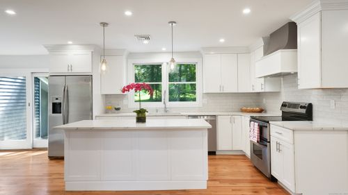 23 Valley View Ln, New Milford, CT, 06776-4123 | Card Image