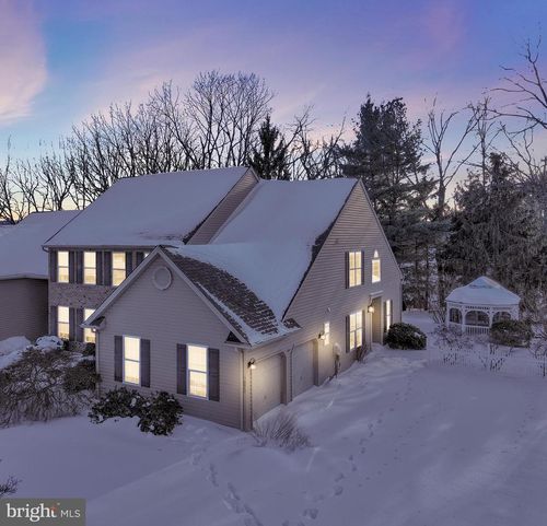 2073 Rolling Meadow Dr, Macungie, PA, 18062-8871 | Card Image