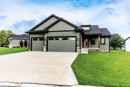 6664 Shadow Ridge Pl, Columbus, NE, 68601-6104 | Card Image
