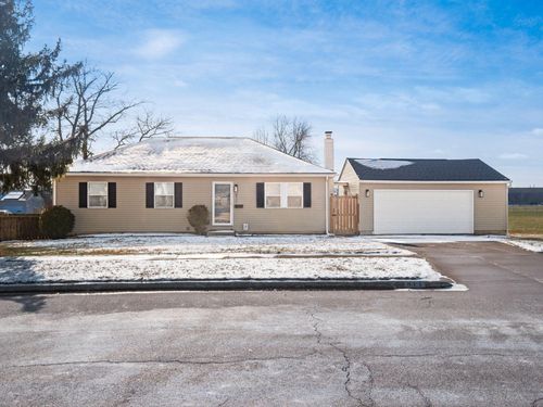 811 Kinsman St, Columbus, OH, 43207-4916 | Card Image