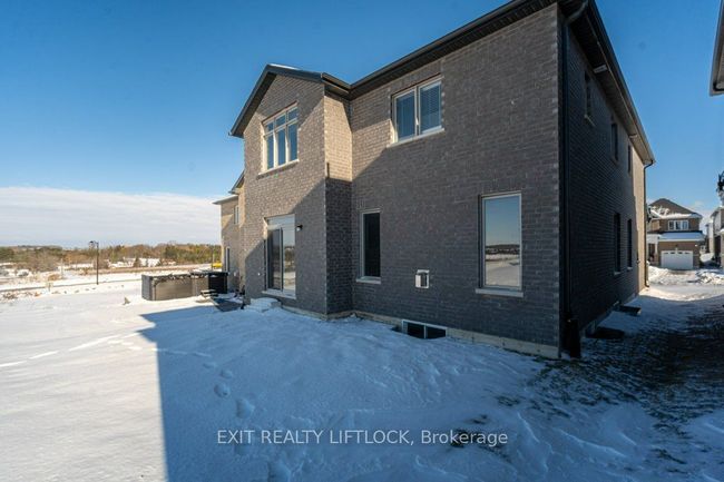 715 Latimer Way, House other with 4 bedrooms, 4 bathrooms and 2 parking in Peterborough ON | Image 36