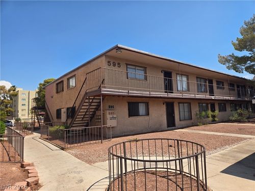 19-595 S Royal Crest Cir, Las Vegas, NV, 89169-3824 | Card Image