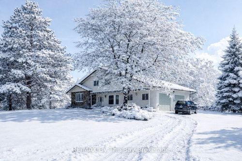 8223 30/31 Side Road, Clearview, ON, L0M1P0 | Card Image