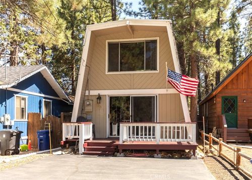 738 E Meadow Ln, Big Bear City, CA, 92314-9766 | Card Image