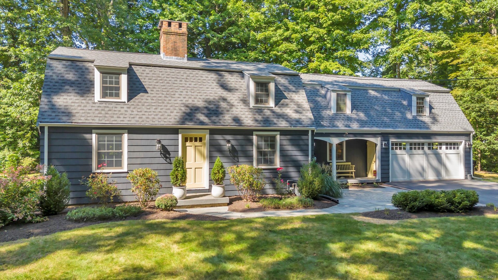Steep Hollow Ln, West Hartford, CT 06107