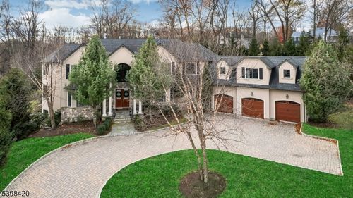 7 W Serafin Way, Towaco, NJ, 07082-1379 | Card Image