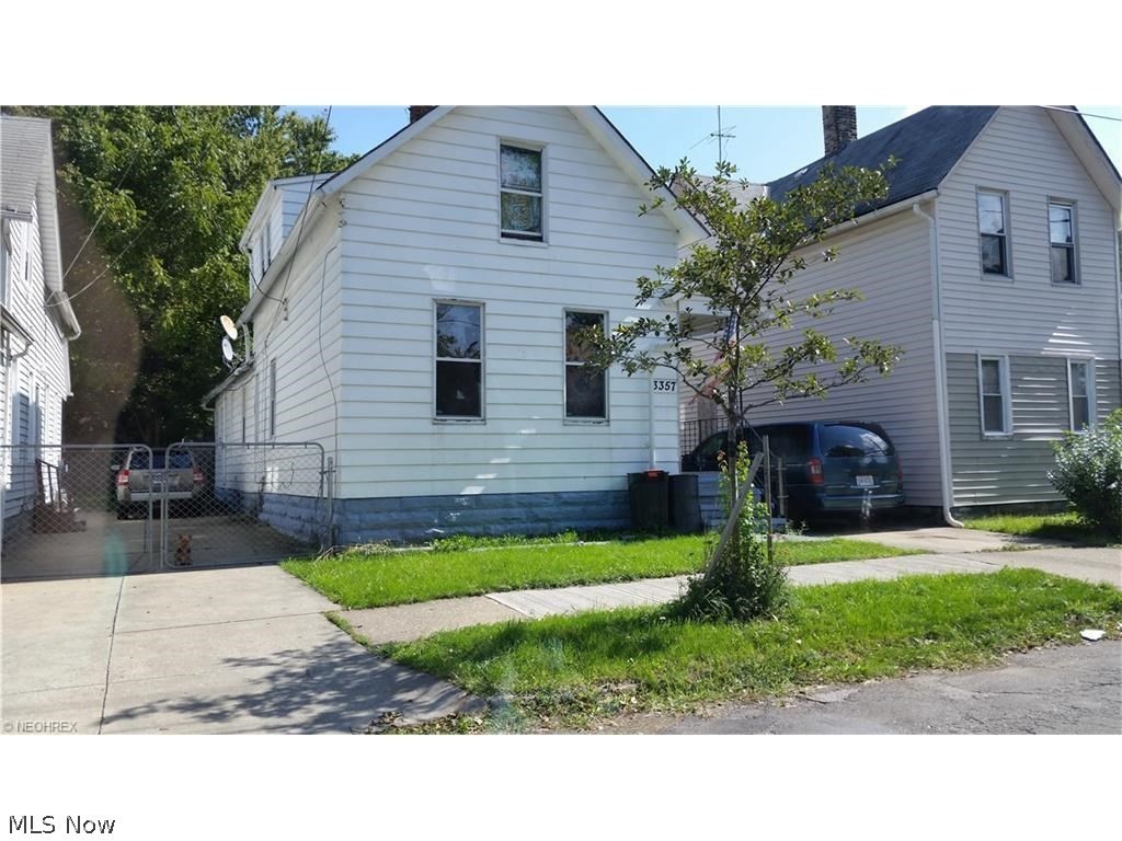 32nd St, Cleveland, OH 44109