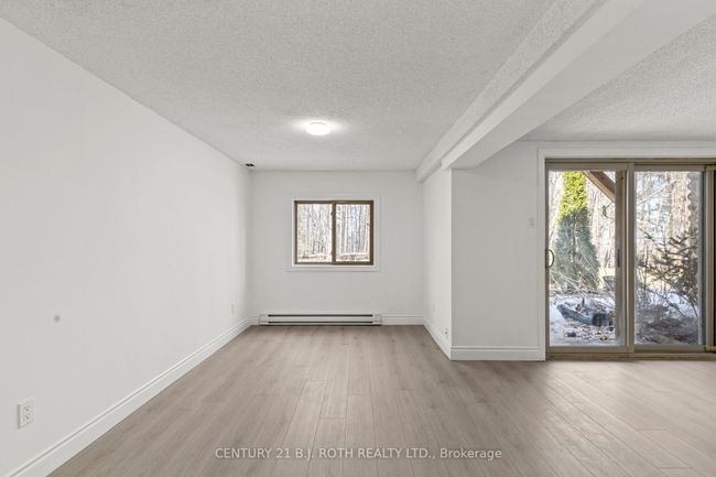 9 Evergreen Crt, Condo with 3 bedrooms, 3 bathrooms and 1 parking in Barrie ON | Image 26
